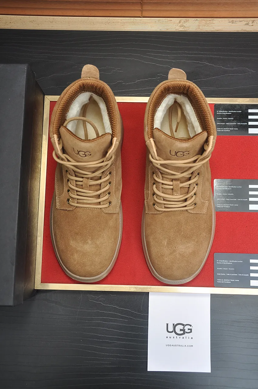 Men's shoes 💰580💶【UGG】(full genuine wool lining) Please pay attention to the original quality and compare the thickness of the wool 🏮🏮Hot style Martin boots from Australia's warm luxury brand men's shoes, official website synchronization, Beckham men's style..., made of imported top-layer waxed cowhide, waxed toe, Australian real wool velvet lining Carefully sewn...Imported rubber Martin boots outsole (comfortable, soft and wear-resistant). I really like the quality...Exquisite workmanship, you can't put it down once you see it. Code number 39-44